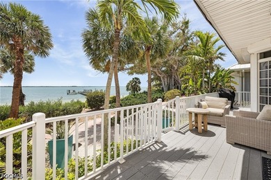 #128 *Twin Shores Cottage* is ideally positioned on the coveted - photo 9