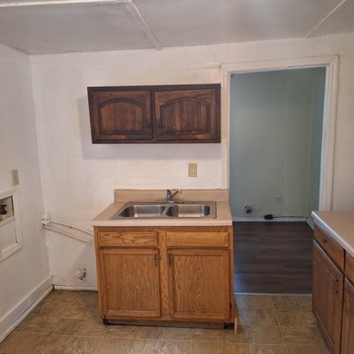 COME CHECK OUT THIS CHARMING DUPLEX! THIS PROPERTY FEATURES 2