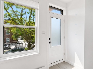 Magnifique condo situe au 2e etage d'un triplex en copropriete - photo 2