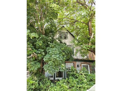 Exceptional opportunity in the highly sought-after Kingsbridge - photo 2