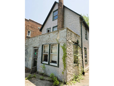 Exceptional opportunity in the highly sought-after Kingsbridge - photo 3