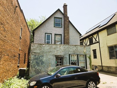 Exceptional opportunity in the highly sought-after Kingsbridge - photo 4