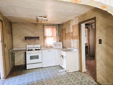 Exceptional opportunity in the highly sought-after Kingsbridge - photo 8