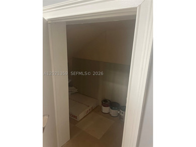 Great Opportunity in it the Heart of Kendall!! This office unit - photo 7