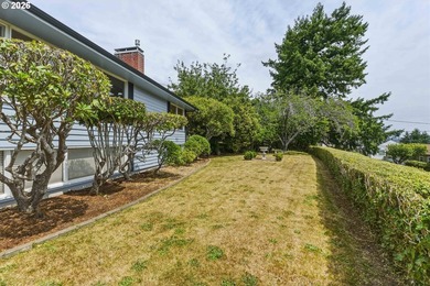 Meticulously maintained Mingus Park home situated on a large - photo 2