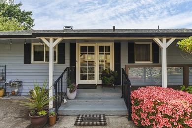 Meticulously maintained Mingus Park home situated on a large - photo 3