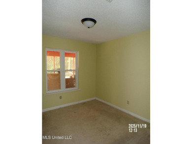 Welcome to 487 Silver Ridge Avenue-an inviting brick ranch set - photo 11