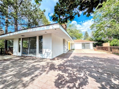Lake Home For Sale in Lake Arrowhead, California