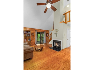Enjoy mountain living in this beautiful 3-bedroom, 3-bathroom - photo 12