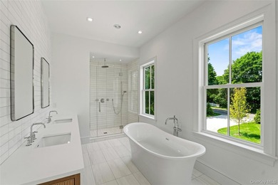 Stunning New Construction in Westhampton with Rare 2 Story 4 - photo 16
