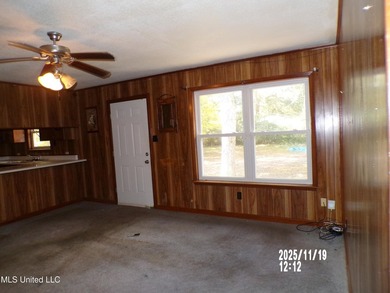 Welcome to 487 Silver Ridge Avenue-an inviting brick ranch set - photo 17