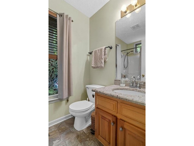 Enjoy mountain living in this beautiful 3-bedroom, 3-bathroom - photo 18