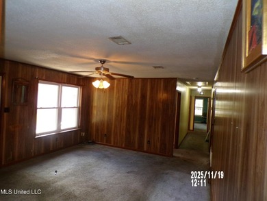 Welcome to 487 Silver Ridge Avenue-an inviting brick ranch set - photo 19