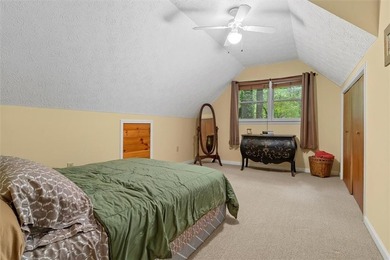 Enjoy mountain living in this beautiful 3-bedroom, 3-bathroom - photo 20