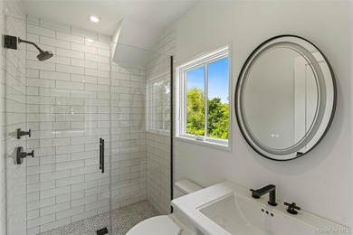 Stunning New Construction in Westhampton with Rare 2 Story 4 - photo 21