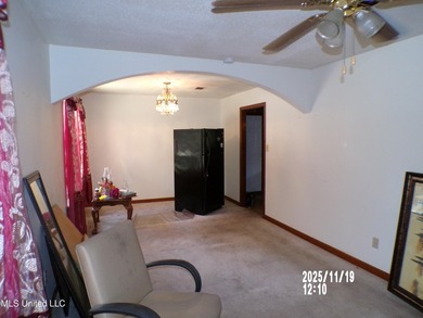 Welcome to 487 Silver Ridge Avenue-an inviting brick ranch set - photo 23