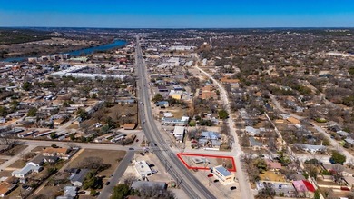 Versatile commercial opportunity in a highly visible location! - photo 6