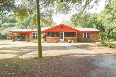 Welcome to 487 Silver Ridge Avenue-an inviting brick ranch set - photo 26
