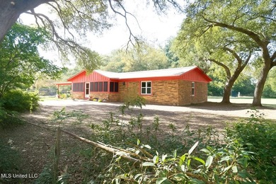 Welcome to 487 Silver Ridge Avenue-an inviting brick ranch set - photo 27