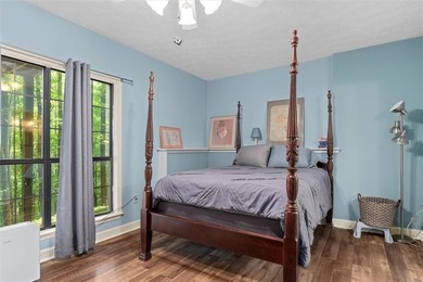 Enjoy mountain living in this beautiful 3-bedroom, 3-bathroom - photo 32