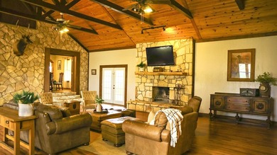 Additional listing photo 1
