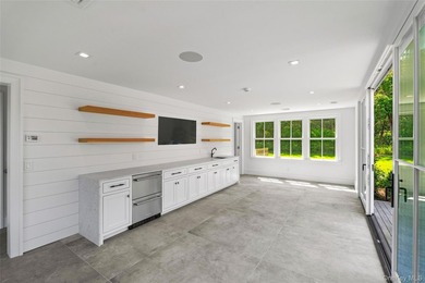 Stunning New Construction in Westhampton with Rare 2 Story 4 - photo 33