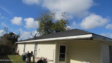 Great investor opportunity. 3bedroom 2bath fixer 1073 square - photo 12