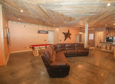 Trophy hunting ranch with a beautiful lodge located in Wenaha 56 - photo 15