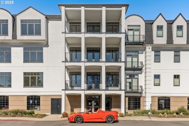 Lake Condo For Sale in Portland, Oregon