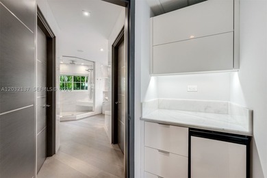 A rare opportunity to own the Crown Jewel of Quayside! This - photo 24