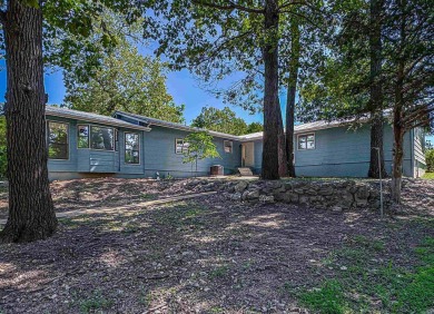 Lake Home For Sale in Bull Shoals, Arkansas