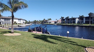 Cape Coral Lakes Area Condo For Sale in Cape Coral Florida