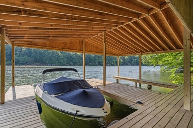 Welcome to a LAKEFRONT home in the desirable Hideaway Hills! - photo 3