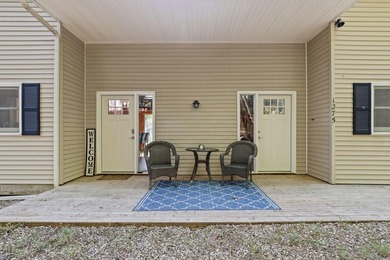 Welcome to a LAKEFRONT home in the desirable Hideaway Hills! - photo 7