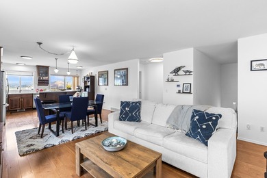 Welcome to this inviting half-duplex in a beautiful neighborhood - photo 12