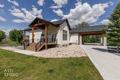 This is a true legacy property! A rare property uniquely - photo 12