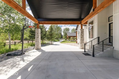 This is a true legacy property! A rare property uniquely - photo 14