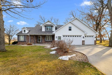 Lake Butte des Morts Home For Sale in Oshkosh Wisconsin