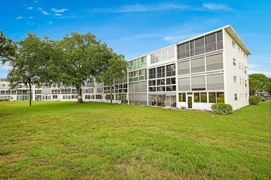 Move right into this beautifully updated first-floor condominium - photo 23