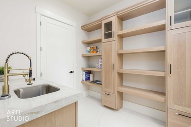 This is a true legacy property! A rare property uniquely - photo 30