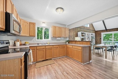 Beautifully maintained, thoughtfully updated, and truly move-in - photo 31