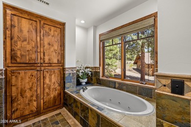 3460 S Del Aire CT, Flagstaff, AZ 86005. Luxury estate tucked - photo 34