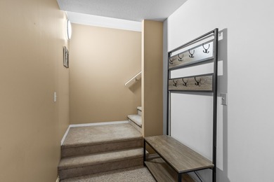 Welcome to this inviting half-duplex in a beautiful neighborhood - photo 34