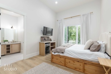 This is a true legacy property! A rare property uniquely - photo 35