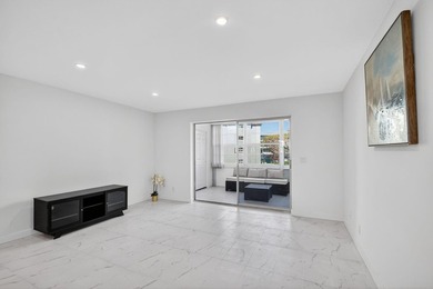 * BLDG is FHA APPROVED. Beautifully renovated 2nd-floor corner - photo 10