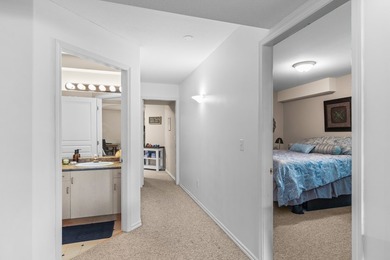Welcome to this inviting half-duplex in a beautiful neighborhood - photo 41