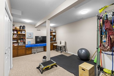 Welcome to this inviting half-duplex in a beautiful neighborhood - photo 44