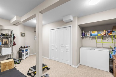 Welcome to this inviting half-duplex in a beautiful neighborhood - photo 45
