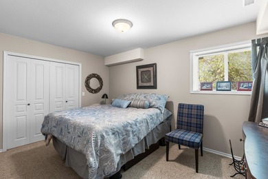 Welcome to this inviting half-duplex in a beautiful neighborhood - photo 46