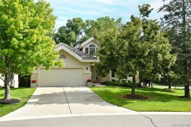 Lake Condo For Sale in West Bloomfield, Michigan